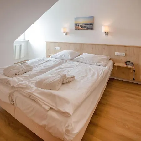 Апартаменты Duenenpark - Komfortplus Mit 1 Schlafzimmer Und Balkon Im Dachgeschoss 208 Остзебад Бинц